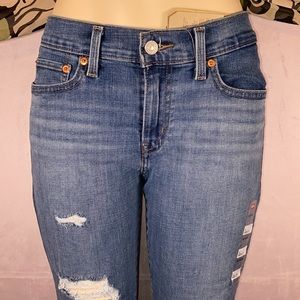 🎁 Levi capris NWT Size 28 💖